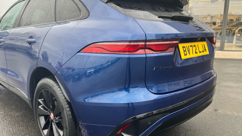Jaguar F-Pace 2.0 D200 R-Dynamic Black 5dr Auto AWD Diesel Estate